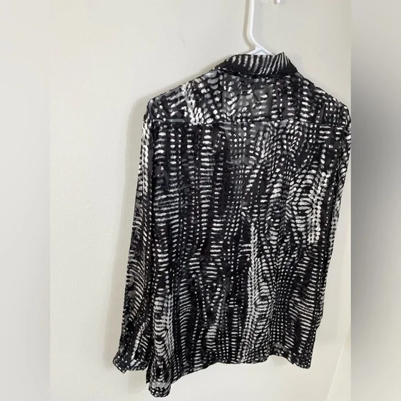 Chico's Black White Silk Lightweight Burnout Art-to-Wear Shirt Тор Button Down 1 - Picture 10 of 11